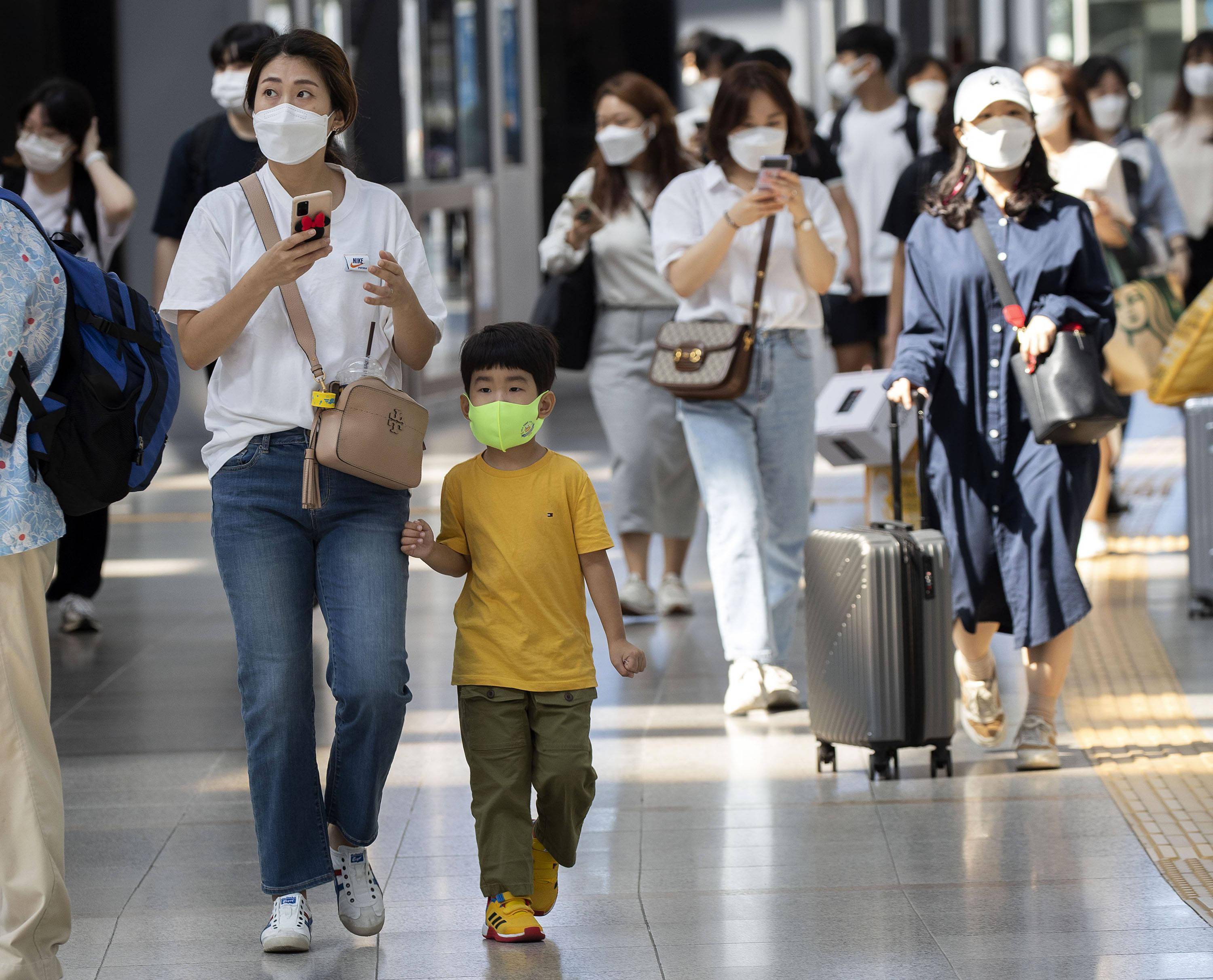 华为手机分哪几个系列?
:2022年韩国新生婴儿降至25万名，再创历史新低