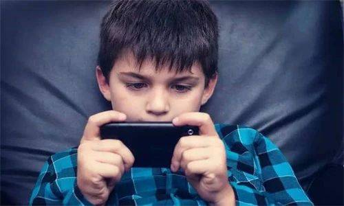 手机发烫了怎么解决:青春期孩子沉迷于手机怎么办?这里有解决办法!