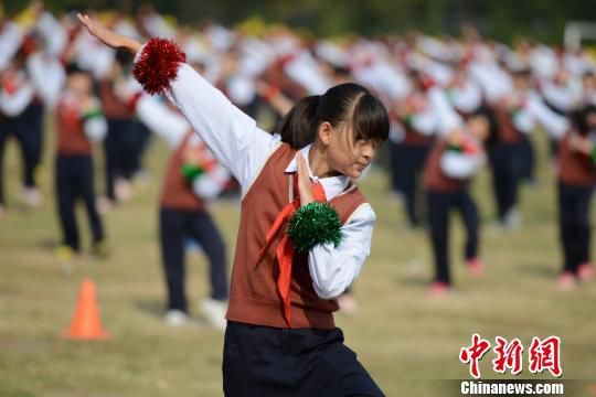 小苹果舞蹈维语版小苹果舞蹈视频教学版